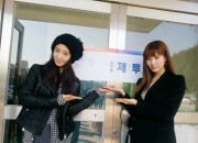 美貌の少女時代ソヒョン&ユリ、大統領選挙投票の認証ショットを公開