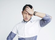 ユ・アイン、夏物カタログ「THE CLASS」に登場、爽やかな魅力を見せる!