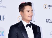 ’’キラースマイル’’健在!イ・ビョンホン「第50回 百想芸術大賞」に出席