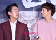 ハ・ジョンウ、カン・ドンウォンら、映画『群盗~民乱の時代』VIP試写会に登場【写真】
