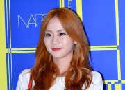 KARAスンヨン、ソウルファッションウィークに出席【写真】
