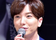 SUPER JUNIOR、10周年記念アルバム『Devil』発売記者会見に登場!①【写真】