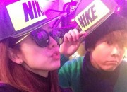 イ・ホンギ、パク・シネとおそろいのキャップでツーショット。「練習しろよ、敗者」
